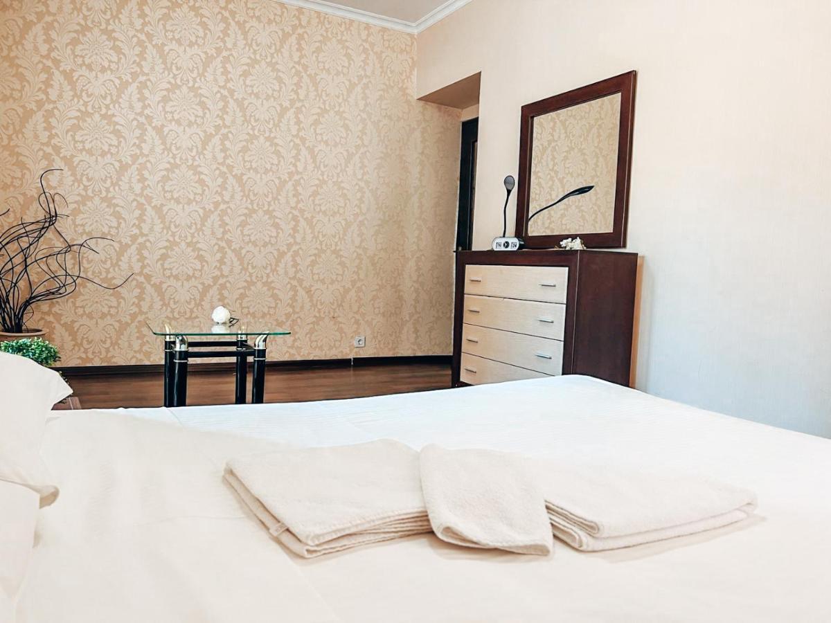 Квартира В Центре Крещатика Kiev Ngoại thất bức ảnh