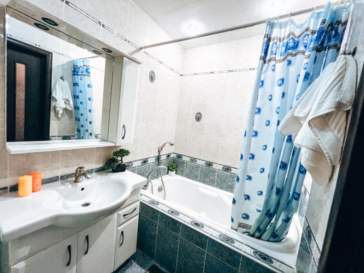 Квартира В Центре Крещатика Kiev Ngoại thất bức ảnh