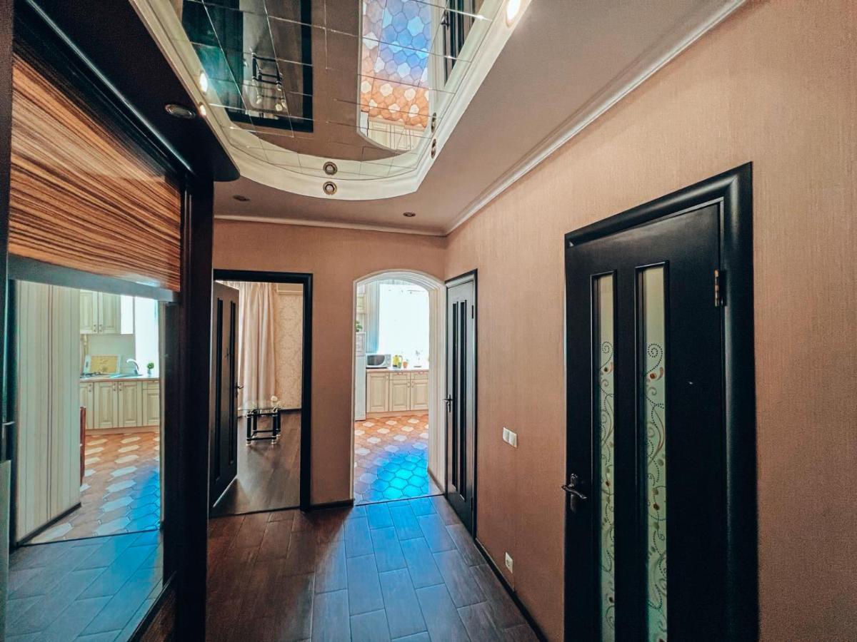 Квартира В Центре Крещатика Kiev Ngoại thất bức ảnh